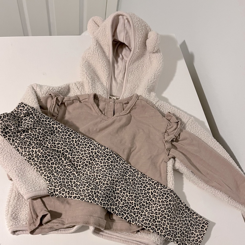 Jessica Simpson 24 months Leopard Print Outfit with Fuzzy Hoodie